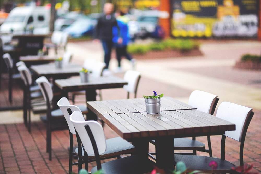 table de terrasse carrée