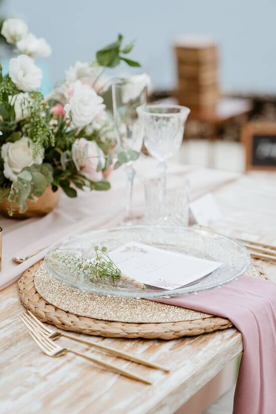 Décoration évènement pour mariage et tables fleuries