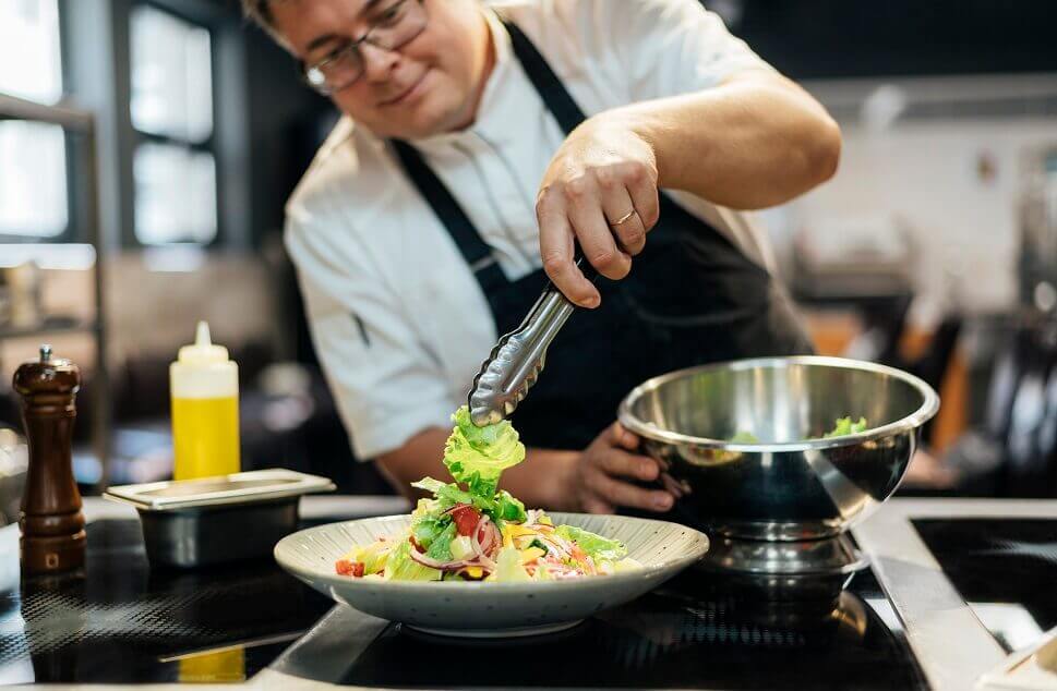 chef de suisine emploir les iches techniques et recettes culinaires